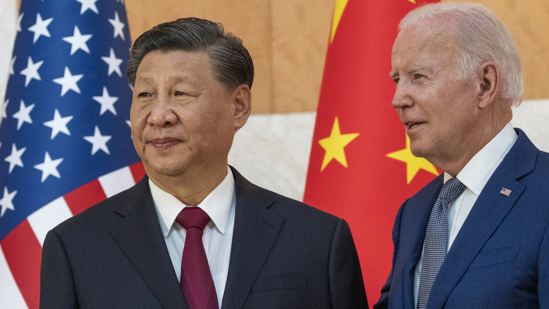 El presidente de Estados Unidos, Joe Biden, a la derecha, junto al presidente chino, Xi Jinping, antes de una reunión al margen de la cumbre del G20