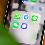 WhatsApp está probando usar la misma cuenta desde dos móviles a la vez con la app, opción que hace tiempo está disponible en otras servicios de mensajería como Telegram.