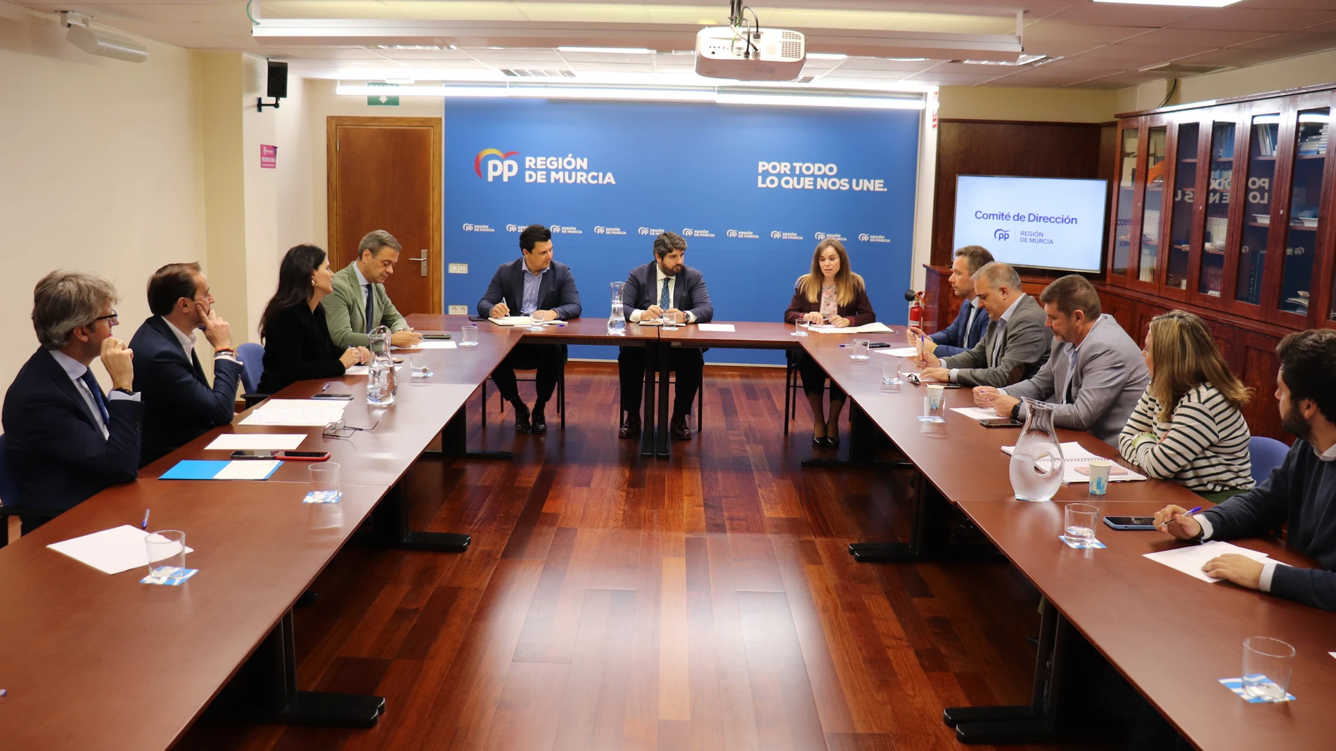 El comité de dirección del PPRM, presidido por Fernando López Miras