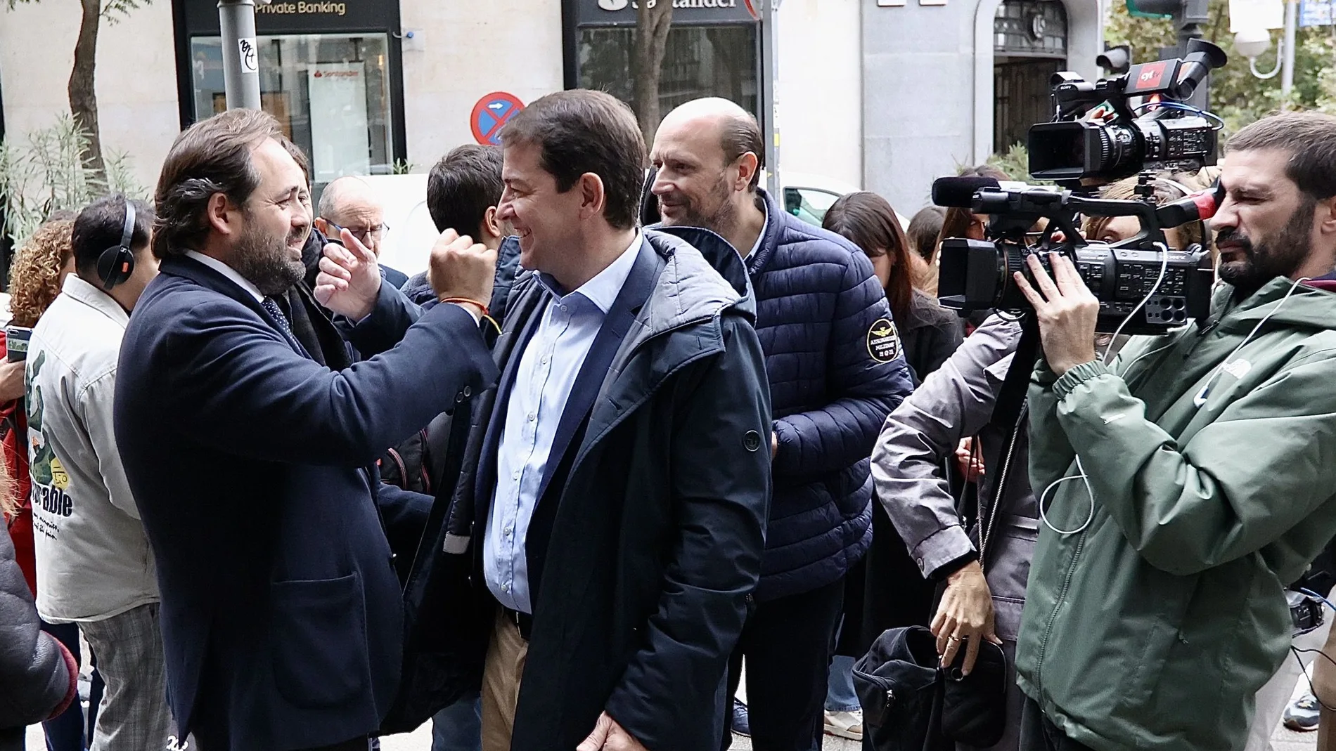 El presidente de la Junta y del PP de Castilla y León, Alfonso Fernández Mañueco, a su llegada al Comité Federal del Partido Popular.