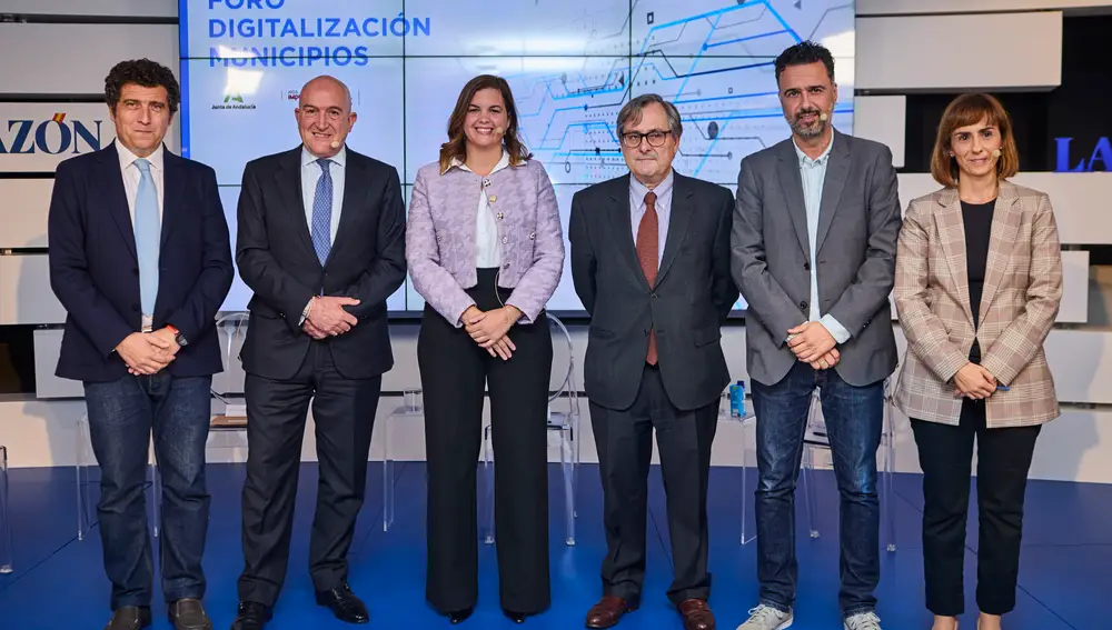 Carnero junto a Marhuenda, Alicia Martí, Sandra Gómez y Raúl Jiménez