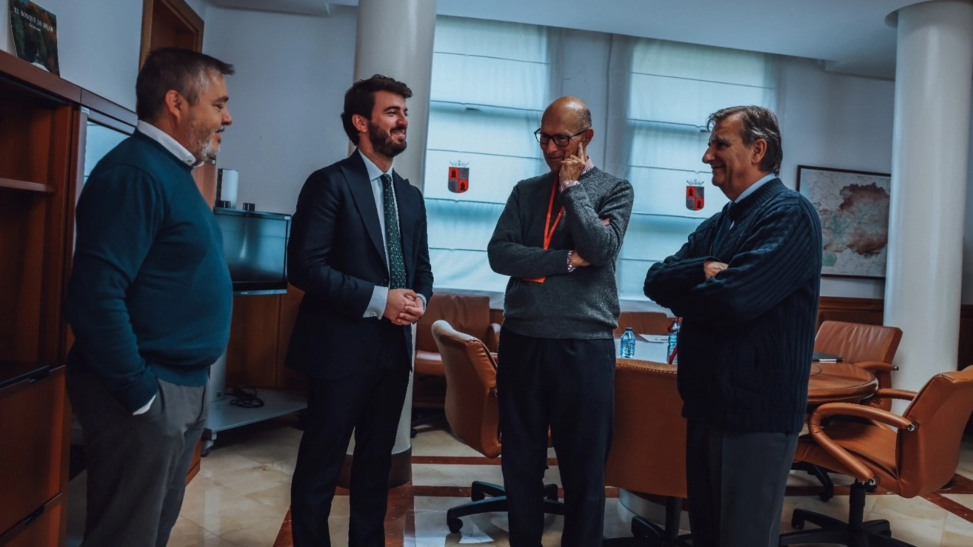 García-Gallardo con Alberto Sanvicens, Jesús de Castro y Benoit Ruiz, los representantes de las familias numerosas de Burgos, valladolid y Palencia, respectivamente