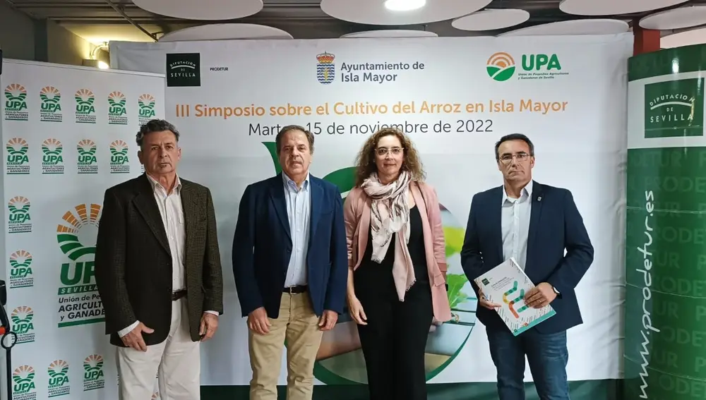 La vicepresidenta de Prodetur, Manuela Cabello, ha sido la encargada de abrir el III simposio sobre el cultivo del arroz en Isla Mayor, en Sevilla. DIPUTACION DE SEVILLA