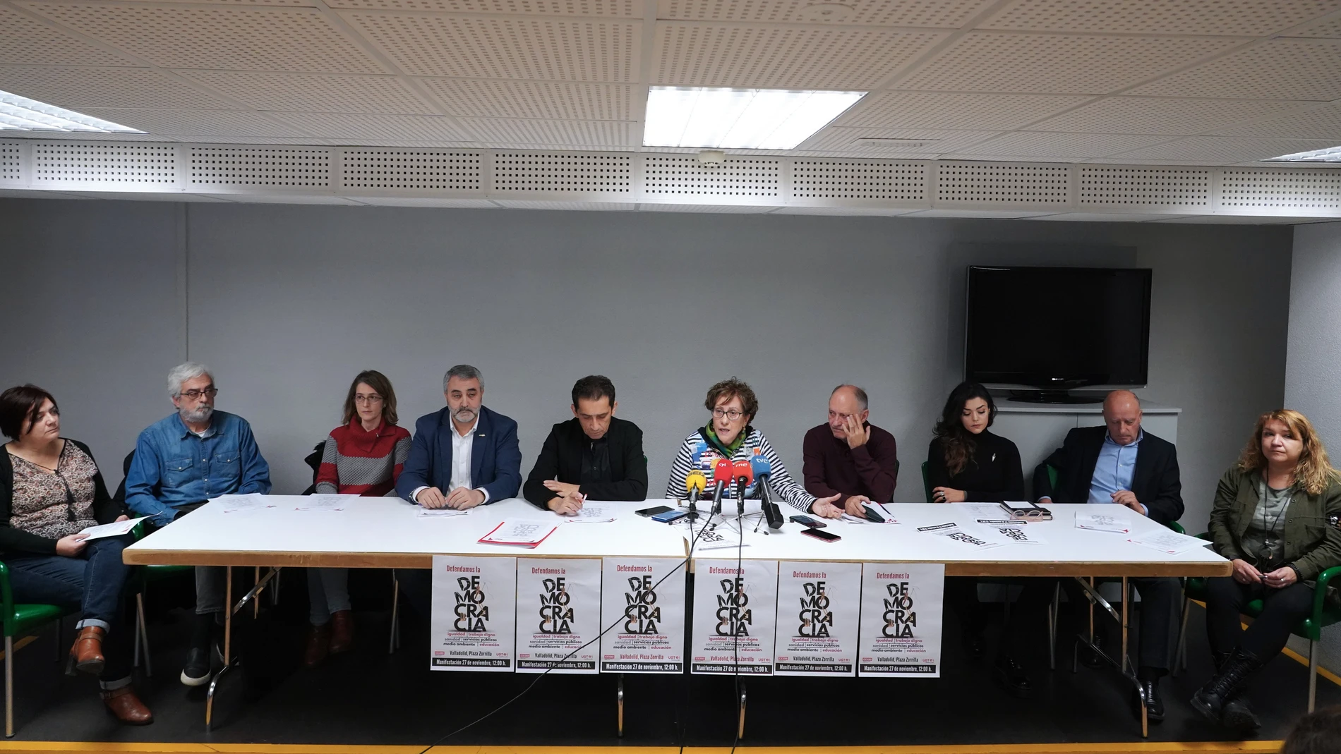 Los secretarios generales de CCOO y UGT en Castilla y León, Vicente Andrés y Faustino Temprano, presentan el Manifiesto del 27N contra los incumplimientos del Diálogo Social