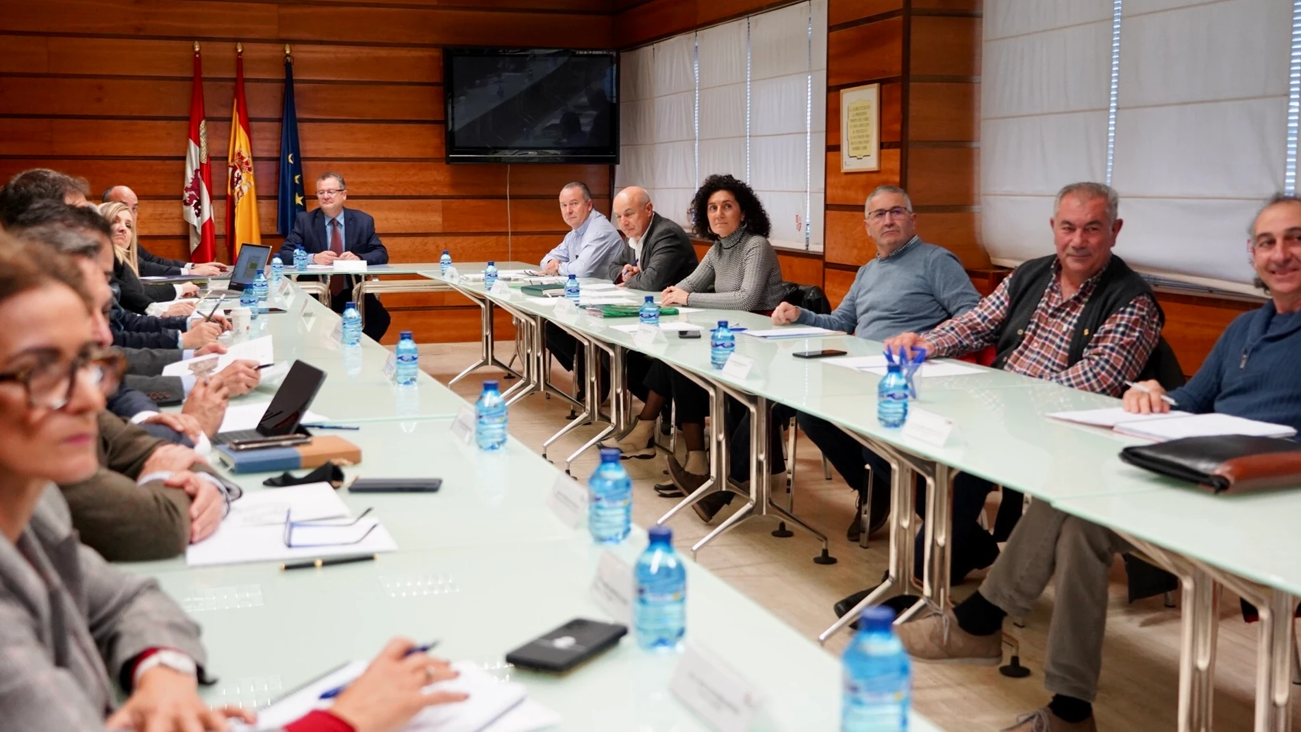 El consejero de Agricultura, Ganadería y Desarrollo Rural, Gerardo Dueñas, preside la reunión del Consejo Agrario de Castilla y León