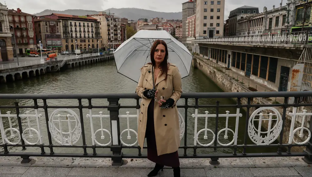 La escritora Dolores Redondo ha presentado este martes en Bilbao su nueva novela, &quot;Esperando al diluvio&quot;