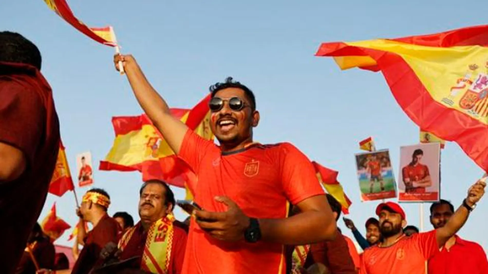 Hinchas "españoles" en Qatar antes de comenzar el Mundial