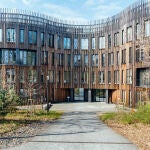 El edificio del Instituto Potsdam para la Investigación sobre el Impacto del Cambio Climático es de madera y la calefacción viene solo del exceso de calor generado por los superordenadores que aloja