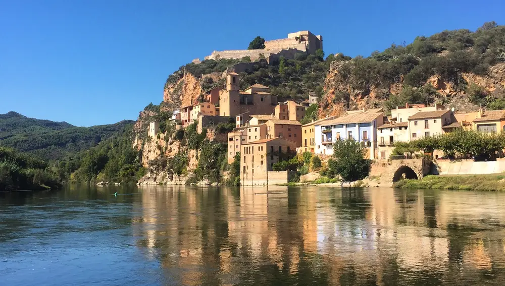 Miravet es, sin duda, uno de los municipios con mayor encanta de la Ribera del Ebro en Tarragona
