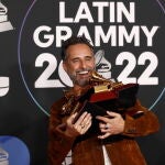 Jorge Drexler con sus Grammys latinos