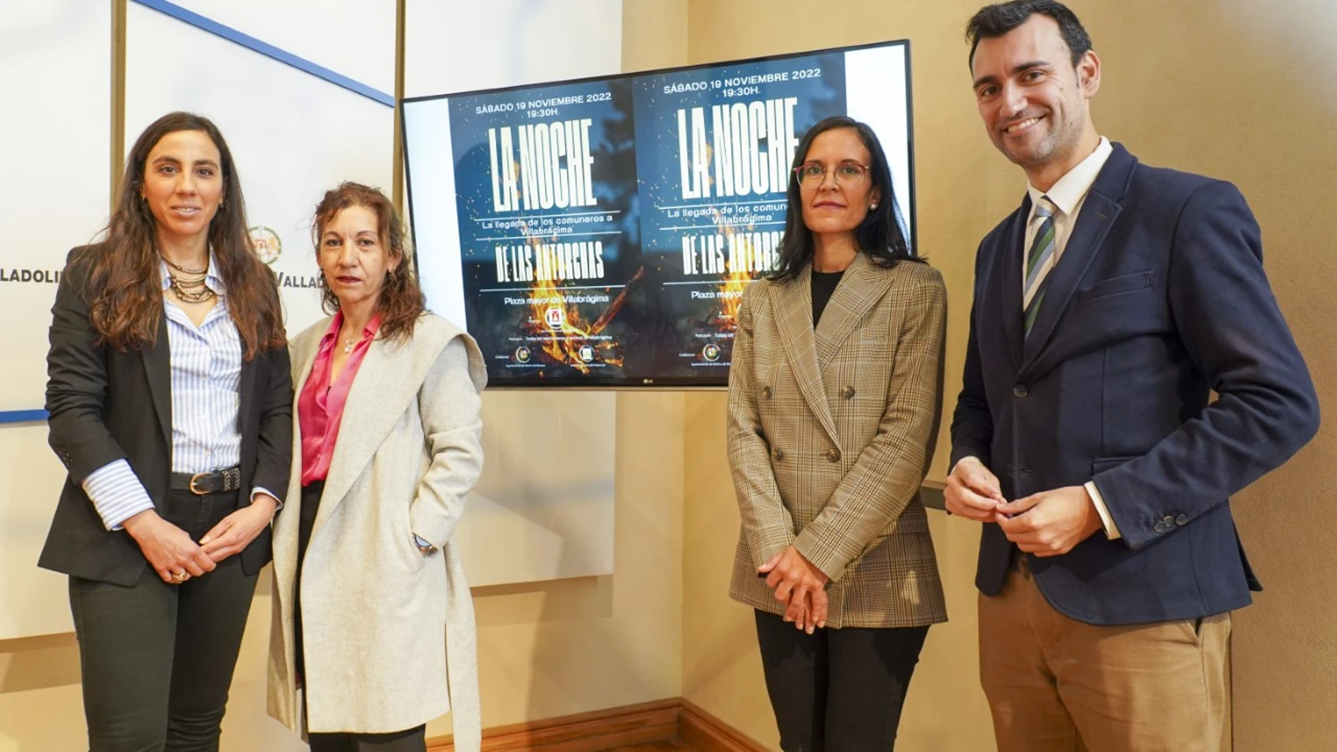 El diputado de Servicios Sociales e Igualdad, David Esteban, junto con la alcaldesa de Villabrágima, Noelia García, la técnico de cultura del ayuntamiento, Eva María Martín, y Zulema Blanco Rodríguez, presentan la actividad