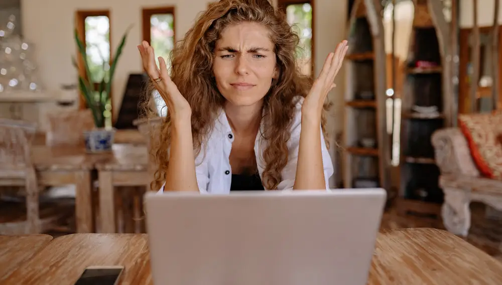 Cuando surge algún problema informático, lo mejor es intentar las soluciones más sencillas... porque ahí es donde suele estar el problema | Fuente: Yan Kruvov / Pexels