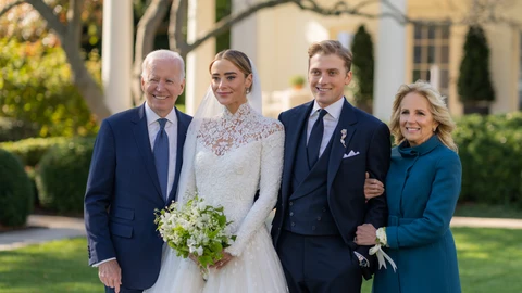Naomi Biden y su marido Peter Neil junto a Joe y Jill Biden