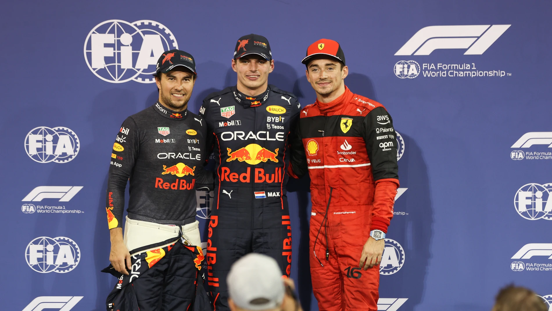 Sergio Pérez, Max Verstappen y Charles Leclerc, en Abu Dabi