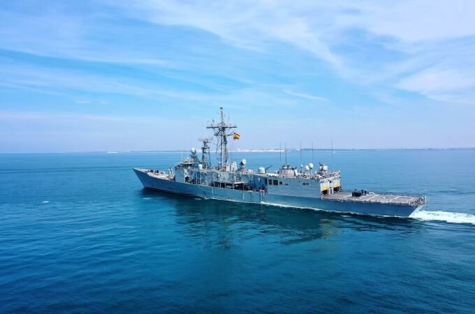 La Armada se adiestra realizando ejercicios de Escuadrilla junto con el Ejército del Aire y del Espacio. MINISTERIO DE DEFENSA