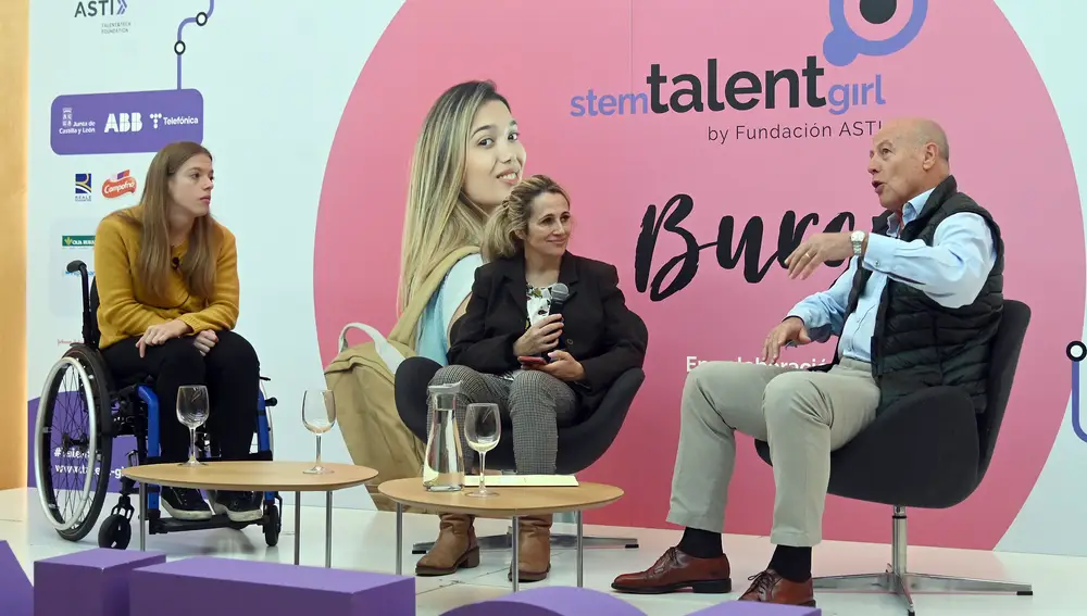 Acto de apertura del curso STEM Talent Girl, con la participación del ex jugador de baloncesto español Juan Antonio Corbalán y la deportista paraolímpica Marta Fernández