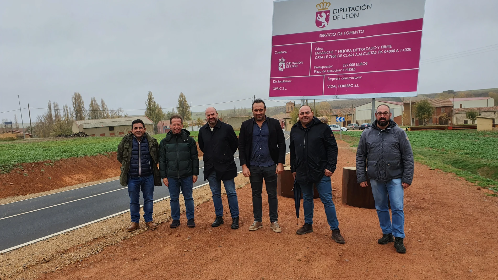 La Diputación de León invierte en las obras de ensanche y mejora de la carretera a Alcuetas