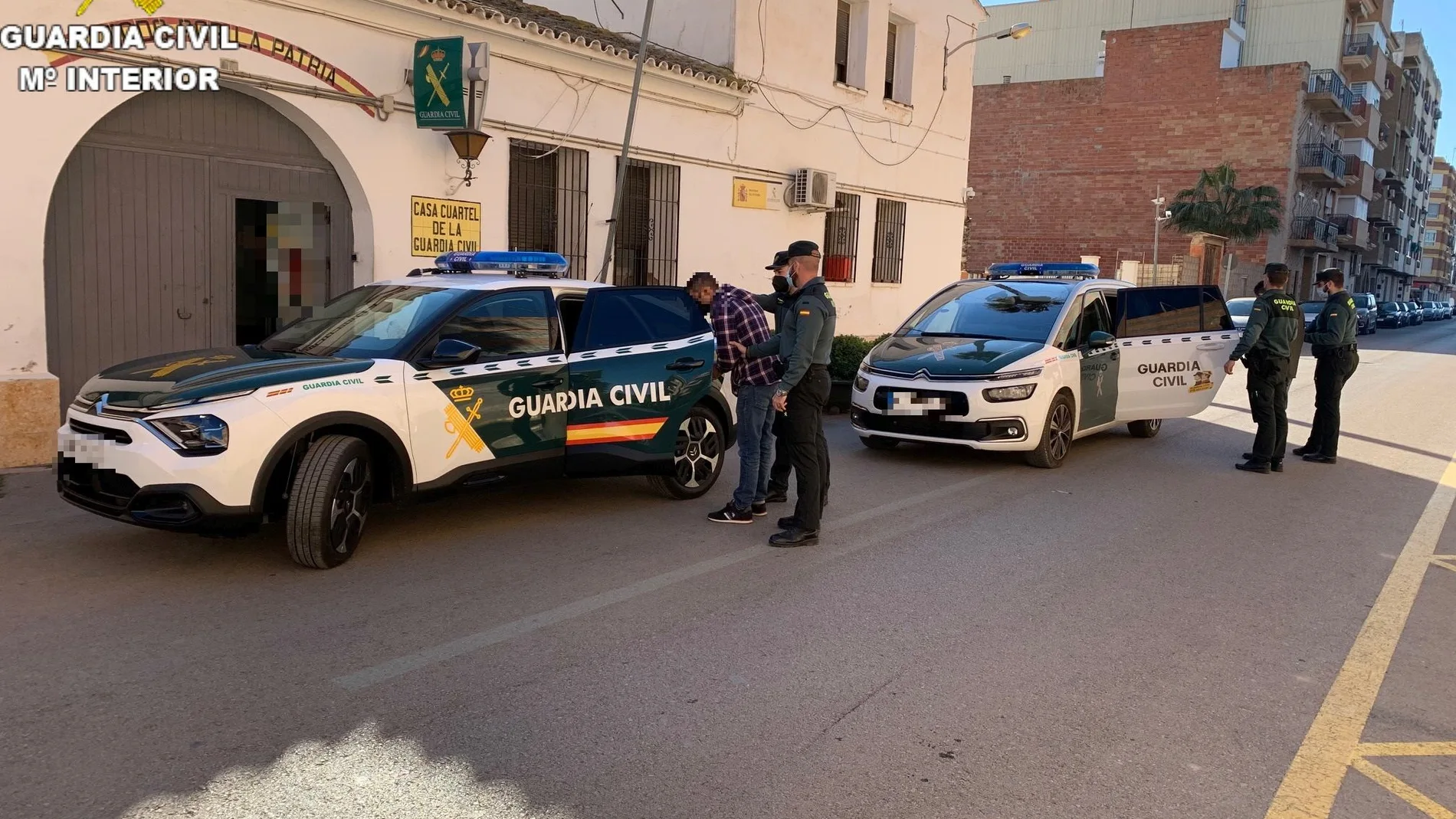 La Guardia Civil traslada los detenidos