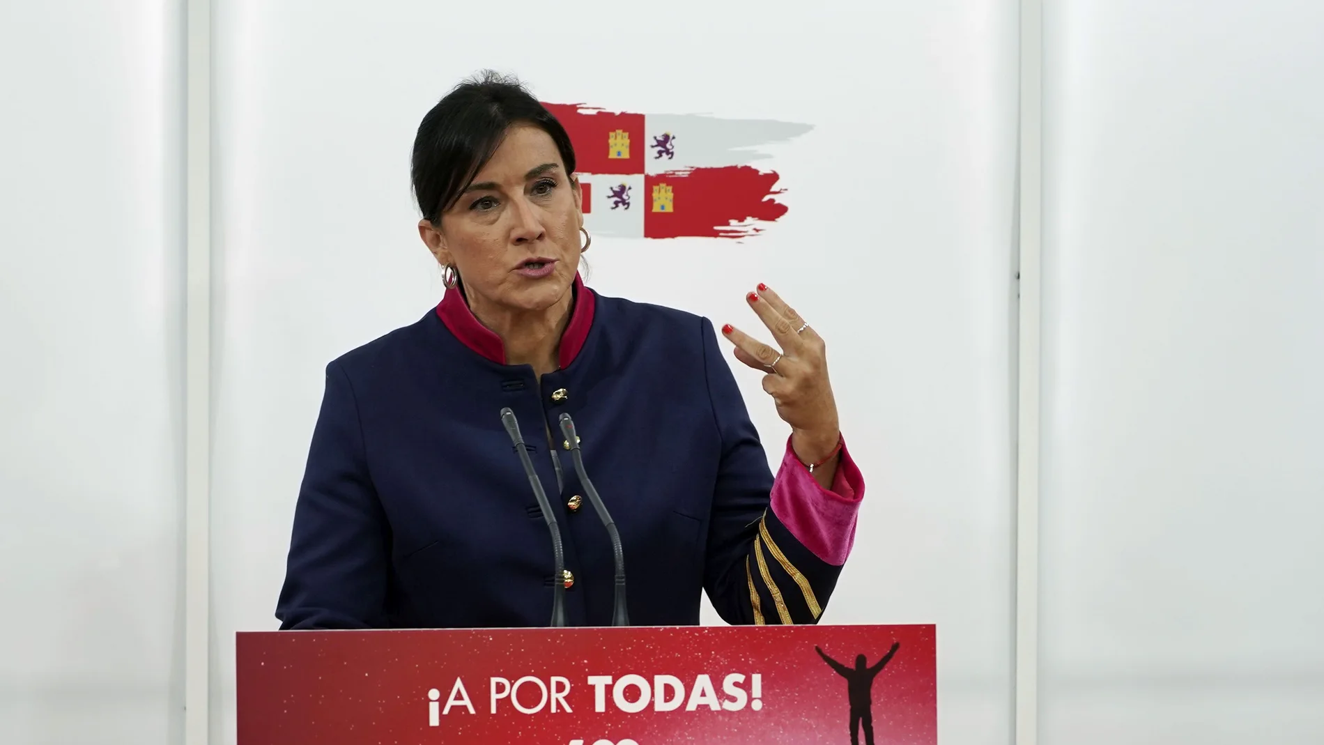 La secretaria de Organización del PSOE de Castilla y León, Ana Sánchez, atiende a la prensa