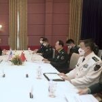 El secretario de Defensa, Lloyd Austin, y su homólogo chino, Wei Fenghe, se reunieron en Camboya
