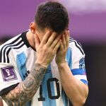 Leo Messi se lamenta tras perder en su debut ante Arabia Saudí