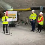 En Getafe, la presidenta de la Comunidad de Madrid, Isabel Díaz Ayuso, visita las obras de prolongación de la línea 3 de Metro
