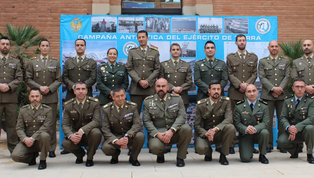 Los 17 miembros del Ejército de Tierra que participarán en la 36ª Campaña Antártica