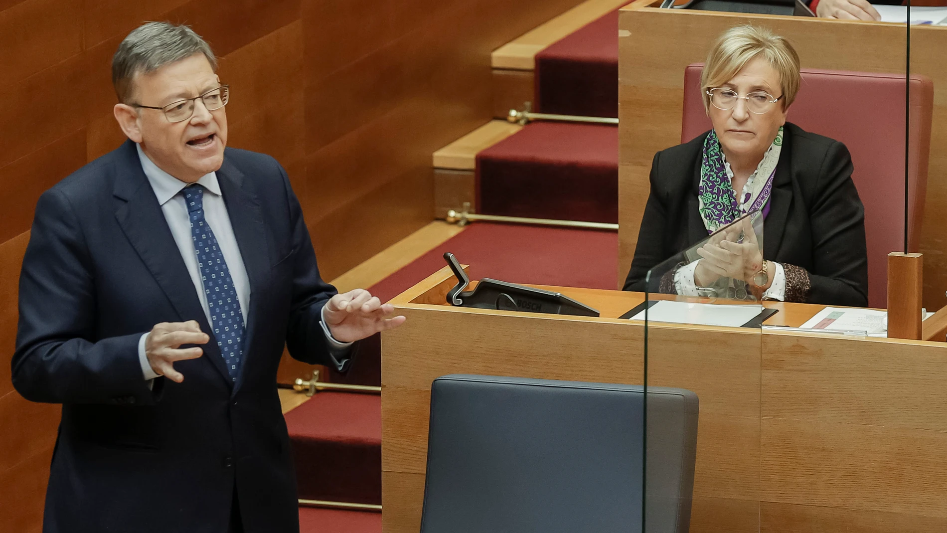El presidente de la Generalitat, Ximo Puig, durante la sesión control de ayer