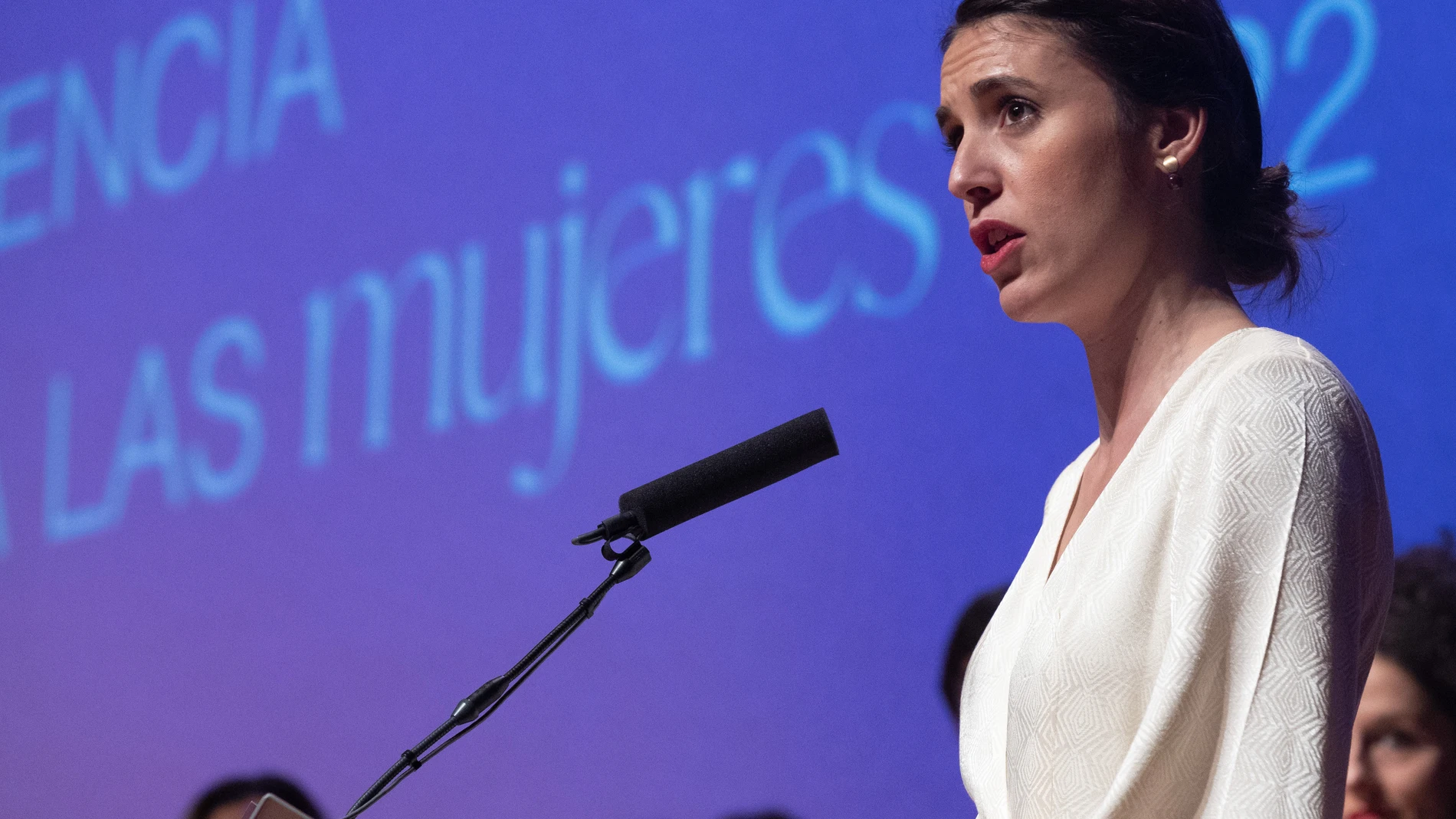 La ministra de Igualdad, Irene Montero, interviene durante la entrega de reconocimientos con motivo del 25N