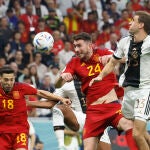 Aymeryc Laporte con la Selección frente a Alemania. EFE/ Esteban Biba