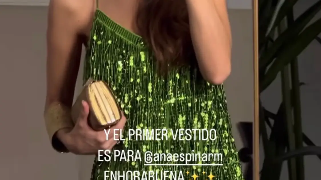 Rocío Osorno con vestido de flecos y lentejuelas de Pull & Bear