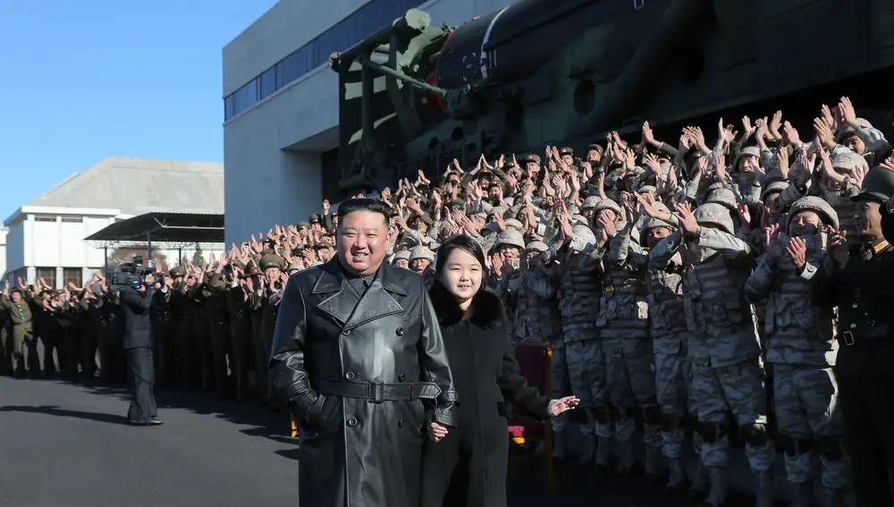 Kim Jong Un con su hija mediana
