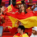 Aficionados españoles animando a la Selección en el Mundial de Qatar en su partido contra Alemania del domingo
