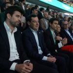El presidente de la Junta, Juanma Moreno, ha asistido este domingo a la final de la Copa Davis de tenis, que se celebra en Málaga