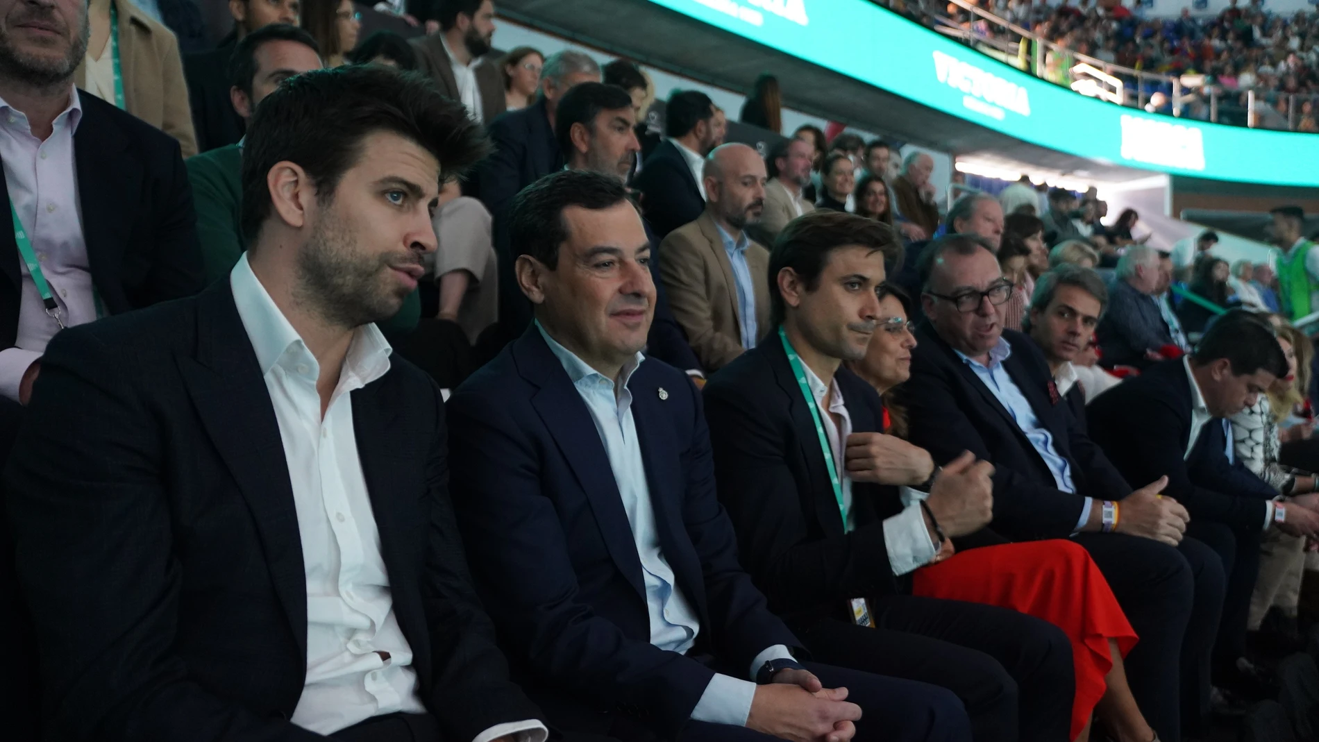 El presidente de la Junta, Juanma Moreno, ha asistido este domingo a la final de la Copa Davis de tenis, que se celebra en Málaga