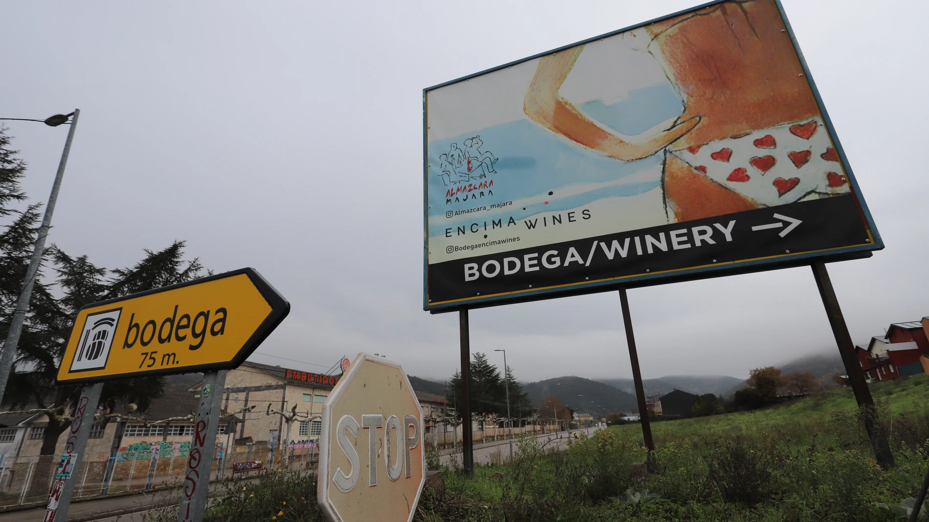 Igualdad rectifica por esta publicidad de una bodega del Bierzo (León) que tildaba de "sexista"