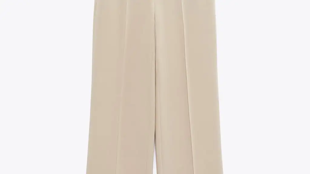 Pantalón masculino recto nervio, de Zara