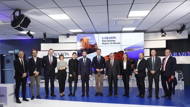 De izquierda a derecha: Nicolas Cousin, José Ramón Tramoyeres, Gaspar Sáez, Alicia Martí, Alicia Catalán, Juan Francisco Martínez, Marcos Ortuño, Francisco Marhuenda, María del Mar Martínez, Francisco Pérez, Fernando Ballesta y Carlos Boga