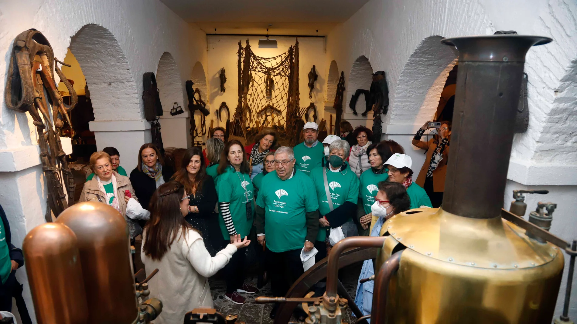 Mayores disfrutando del circuito organizado por la Fundación Juan Cruzado-Vértice Salud y la Fundación Unicaja