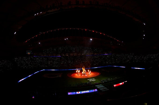 GR4418. DOHA (CATAR), 01/12/2022.- Fotografía de la ceremonia inicial de un partido de la fase de grupos del Mundial de Fútbol Qatar 2022 entre Japón y España hoy, en el estadio Internacional Jalifa en Doha (Catar). EFE/ Rodrigo Jiménez