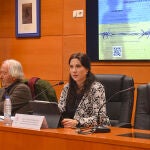 La decana de la Facultad de Ciencias Sociales y Jurídicas de la UCAV, Lourdes Miguel, inaugura la jornada