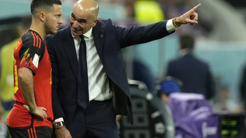 Roberto Martínez, seleccionador de Bélgica, con Hazard.