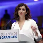La presidenta de la Comunidad de Madrid, Isabel Díaz Ayuso, interviene en el acto del PP en Madrid