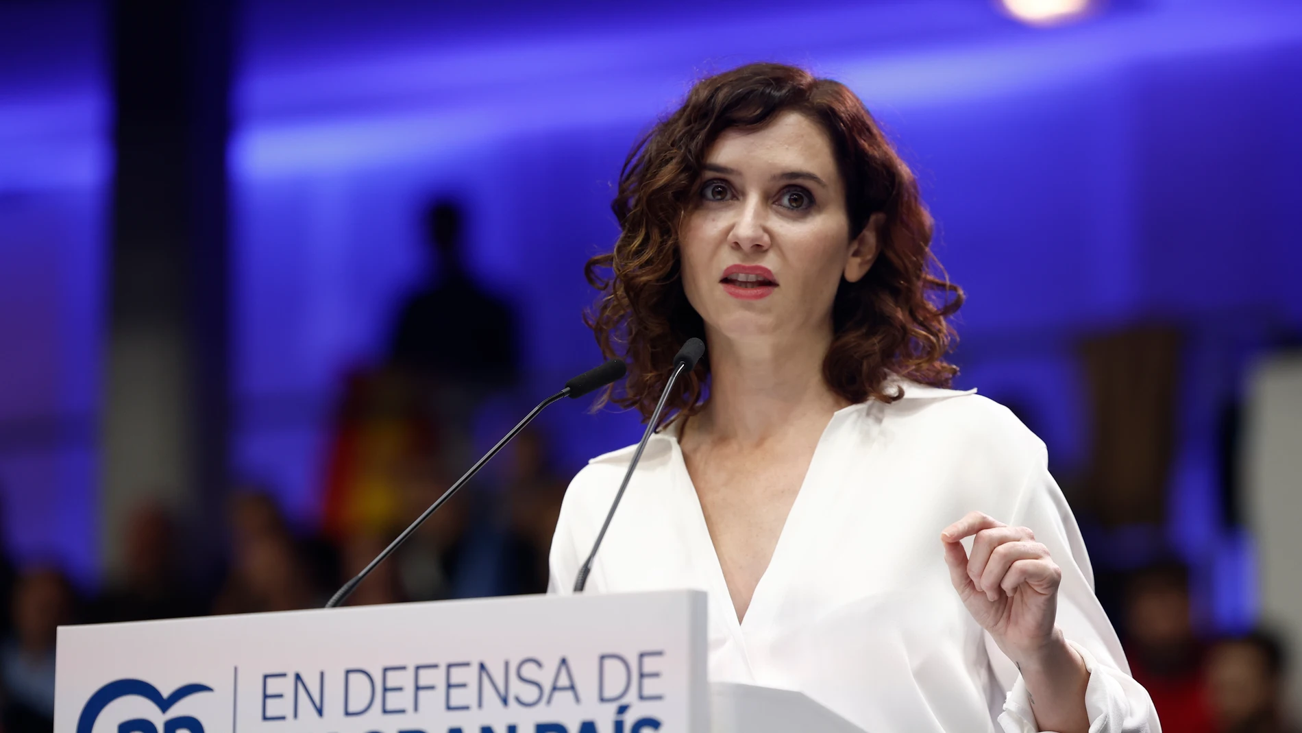 La presidenta de la Comunidad de Madrid, Isabel Díaz Ayuso, interviene en el acto del PP en Madrid