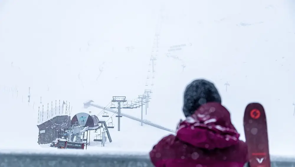 El sueño del esquiador, estrenar la temporada con una gran capa de nieve recién caída. Así está la estación de Cauterets.