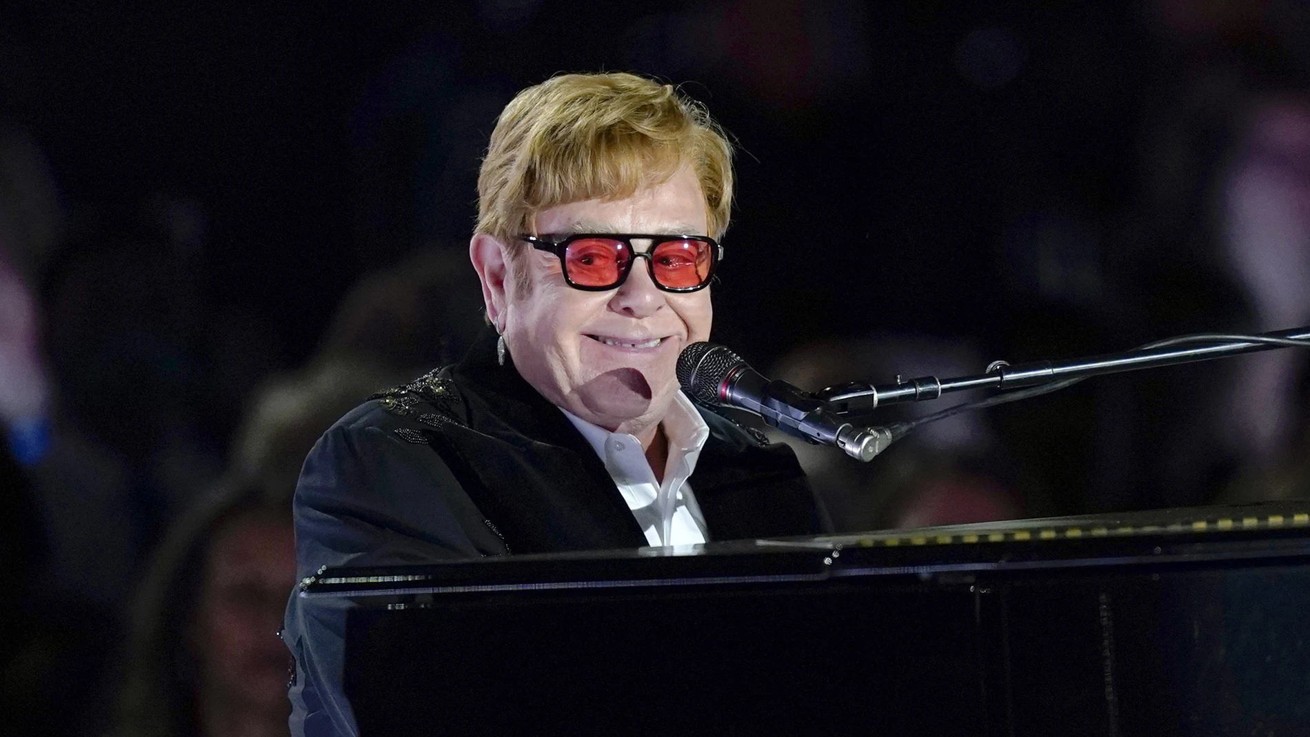 Elton John se despedirá de los escenarios de Reino Unido en 2023