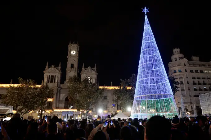 Más calles iluminadas y un Belén en la Plaza del Ayuntamiento: así serán las luces de Navidad de Valencia