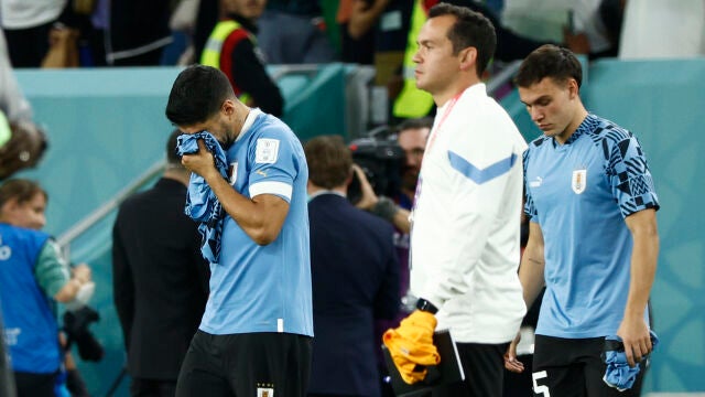 Luis Suárez se marcha llorando del campo