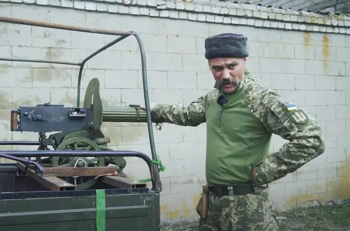 Ucrania combate a los ocupantes rusos con ametralladoras usadas en la I Guerra Mundial y la Revolución de 1917