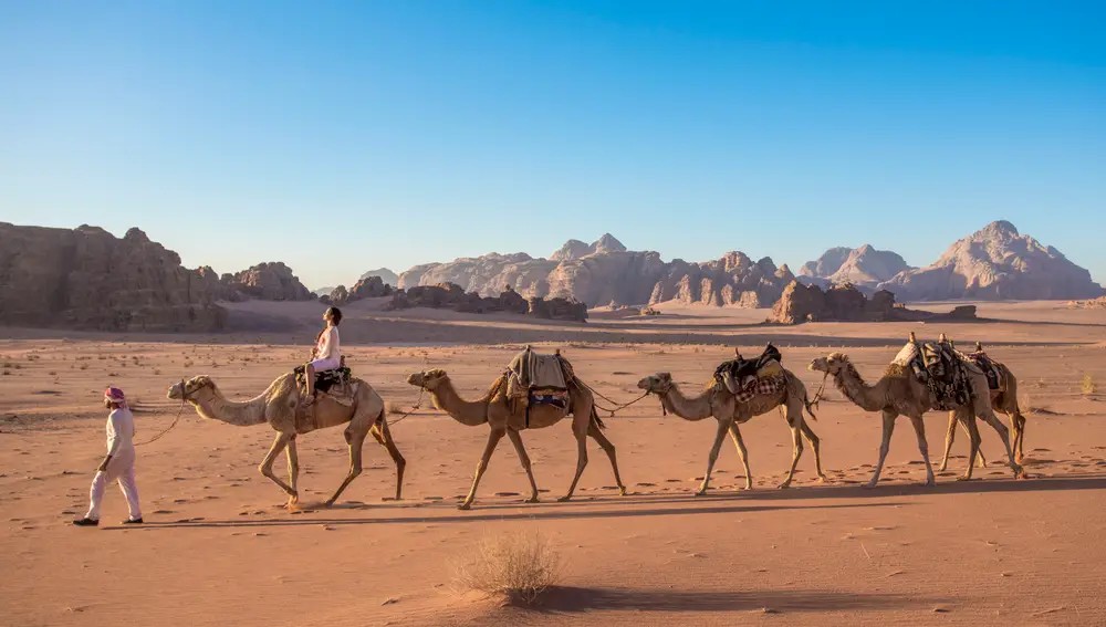 El impresionante desitero de Wadi Rum, escenario de muchos rodajes como &quot;Star Wars&quot; o &quot;Marte&quot;